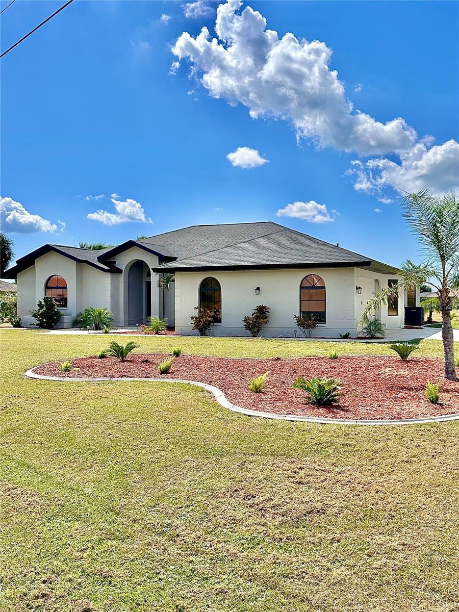1 CLUBHOUSE RD, ROTONDA WEST, FL, 33947