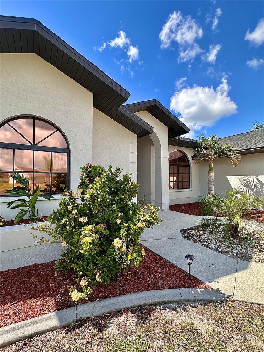 1 CLUBHOUSE RD, ROTONDA WEST, FL, 33947