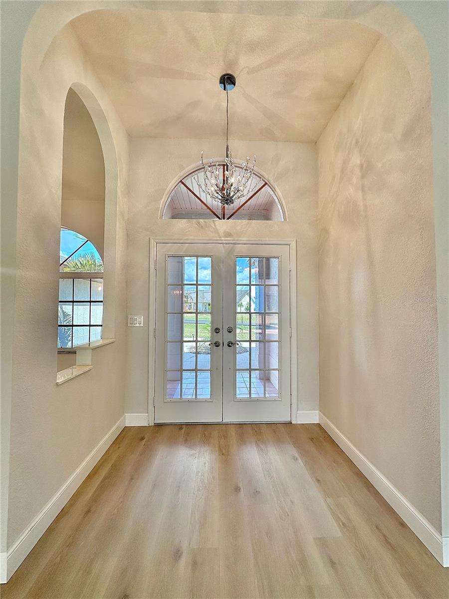 1 CLUBHOUSE RD, ROTONDA WEST, FL, 33947