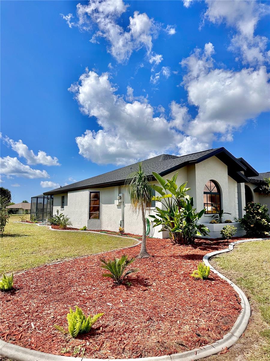 1 CLUBHOUSE RD, ROTONDA WEST, FL, 33947