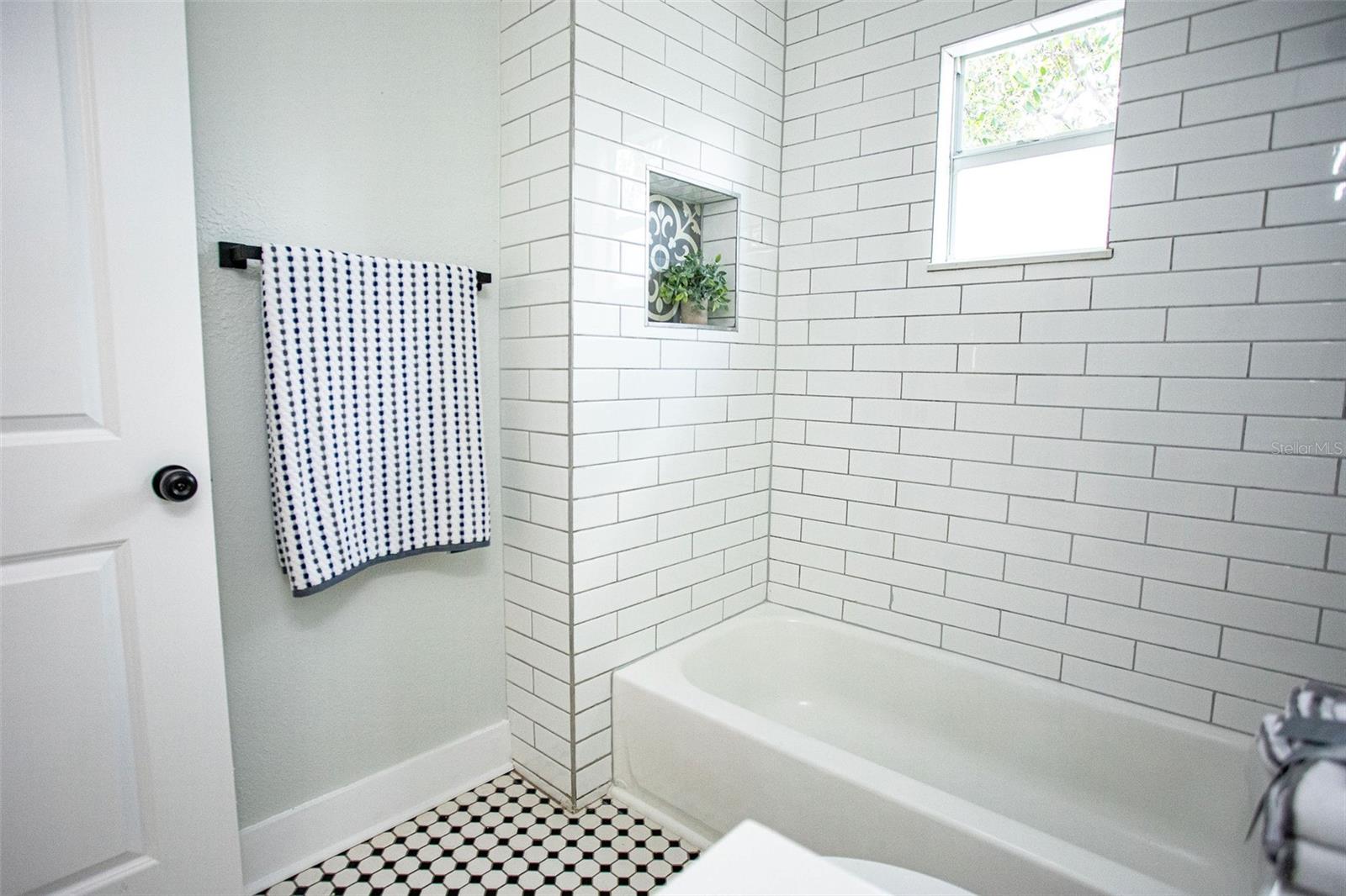 6906 N CENTRAL AVE, TAMPA, FL, 33604