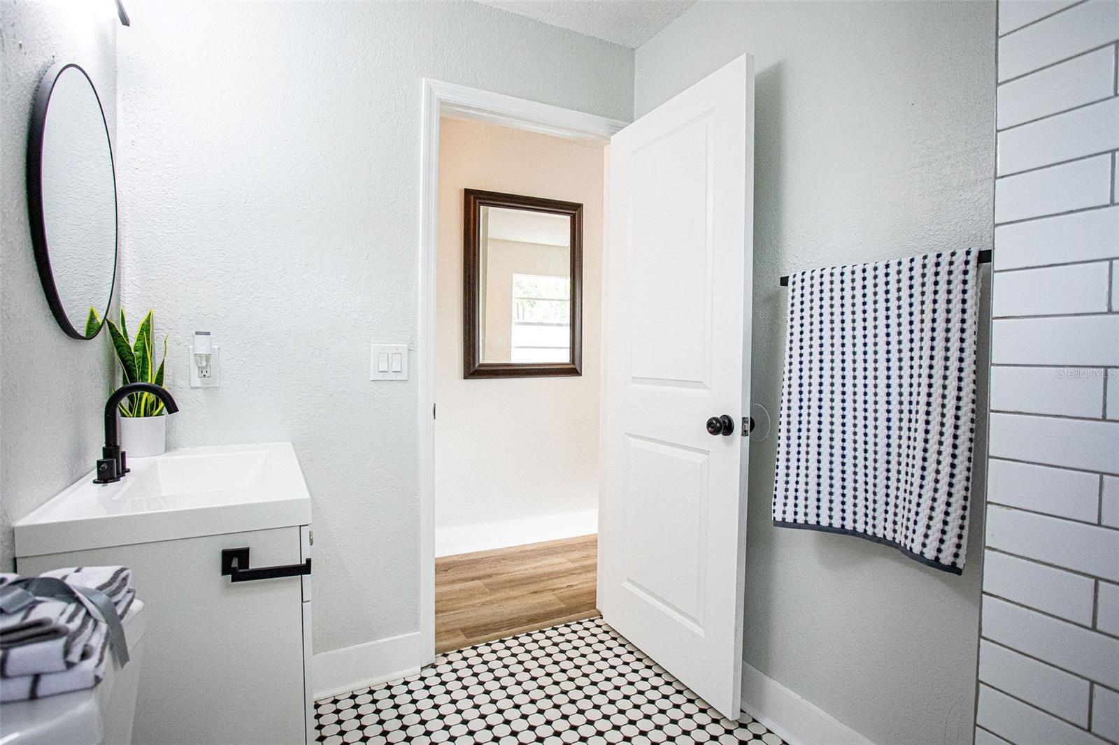 6906 N CENTRAL AVE, TAMPA, FL, 33604