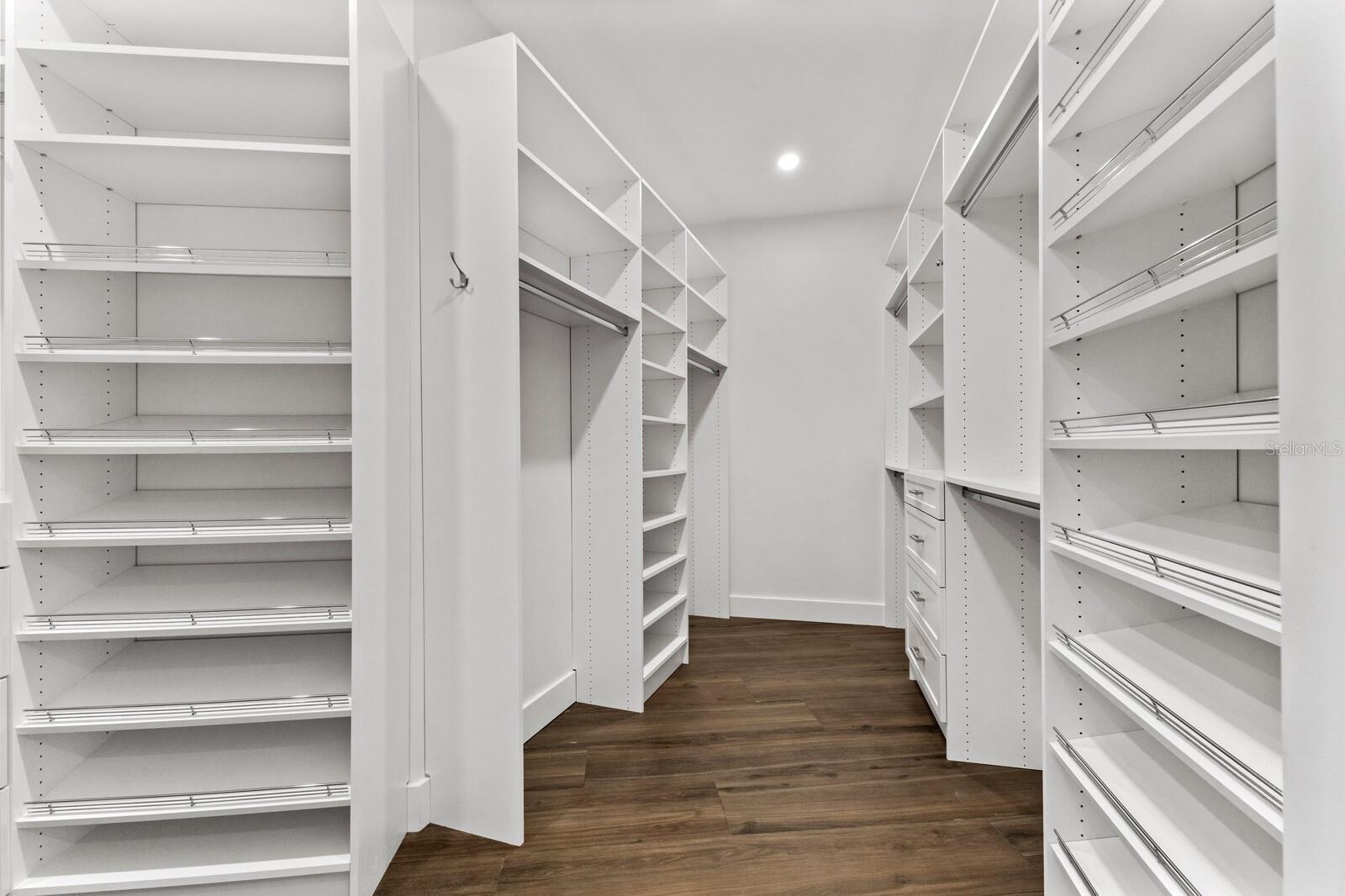 A4669504 Property Photo