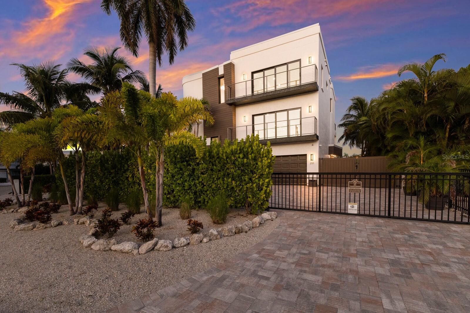 A4669504 Property Photo