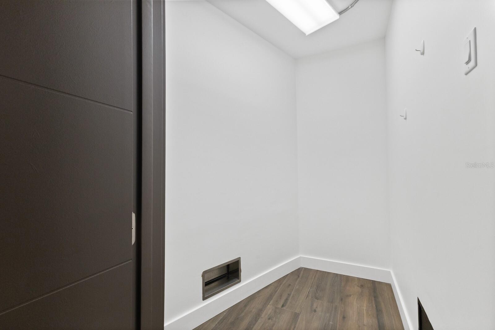 A4669504 Property Photo