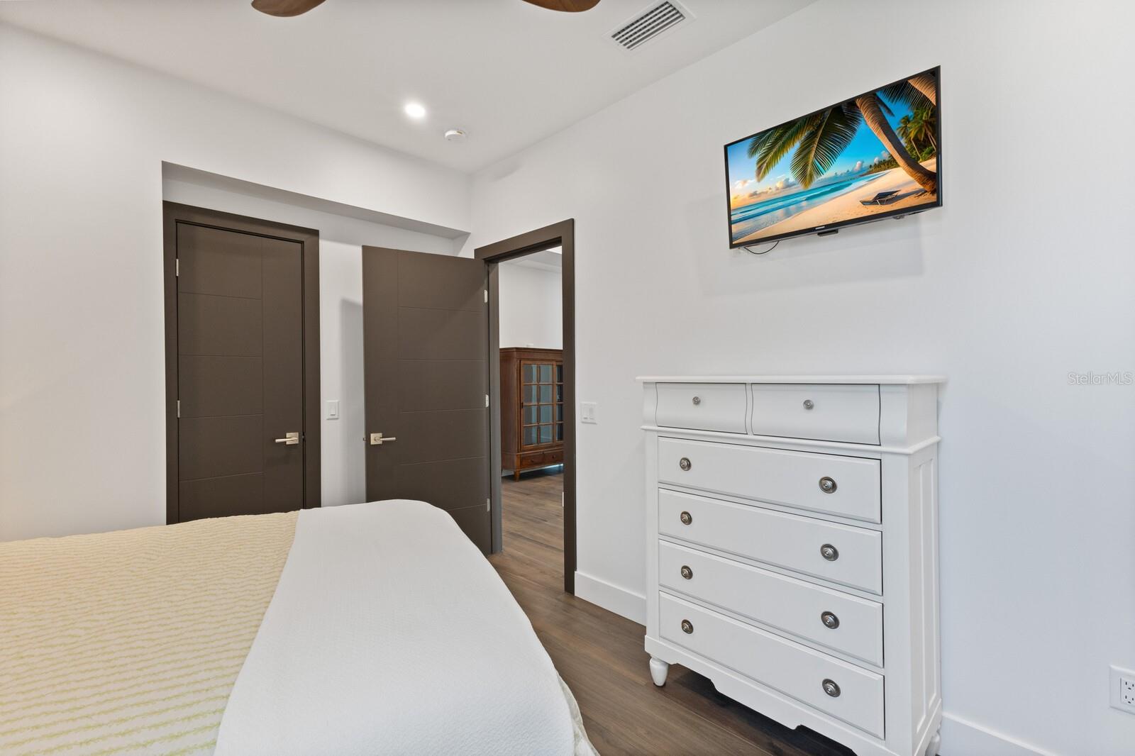 A4669504 Property Photo