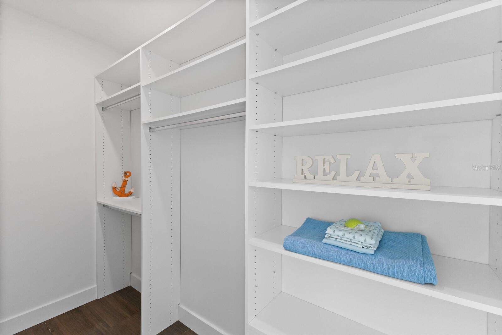 A4669504 Property Photo