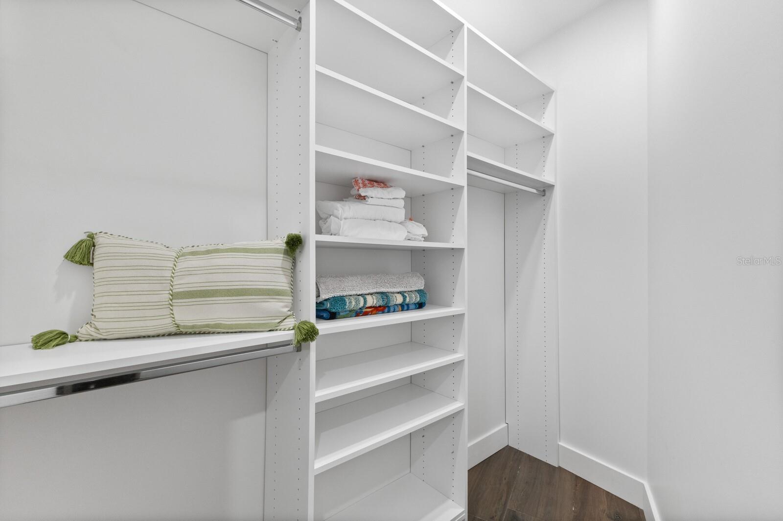 A4669504 Property Photo