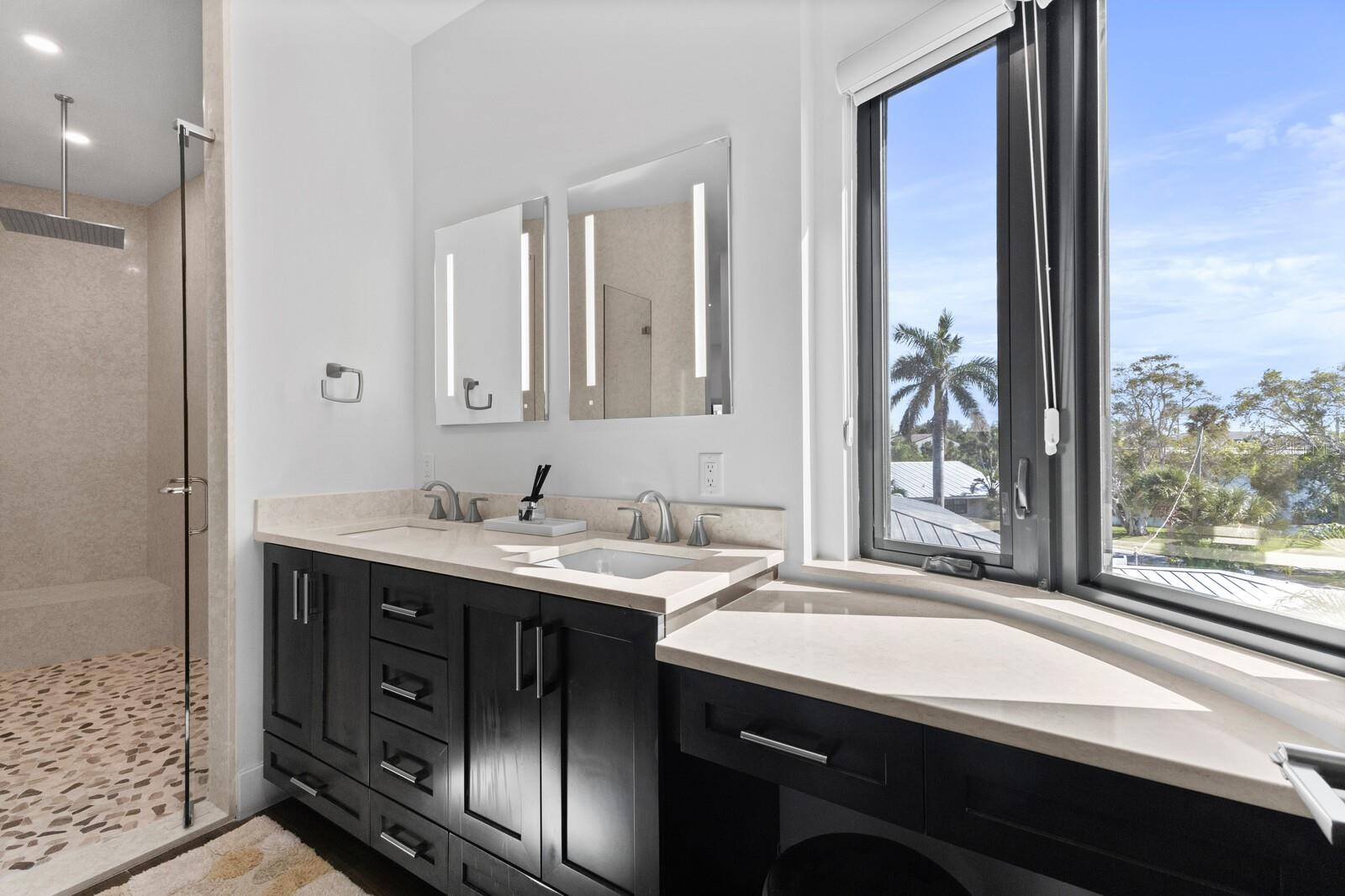 A4669504 Property Photo