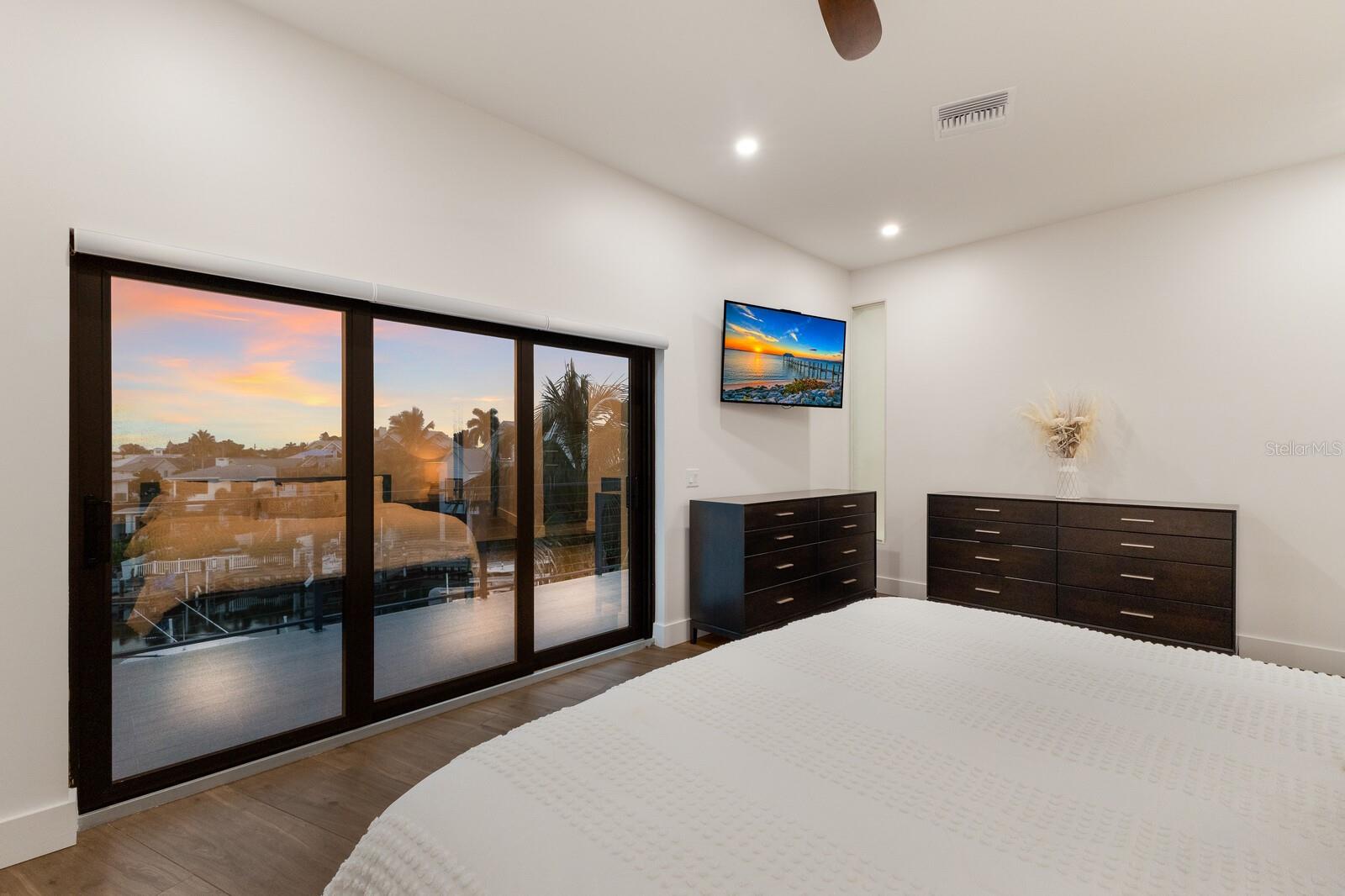 A4669504 Property Photo