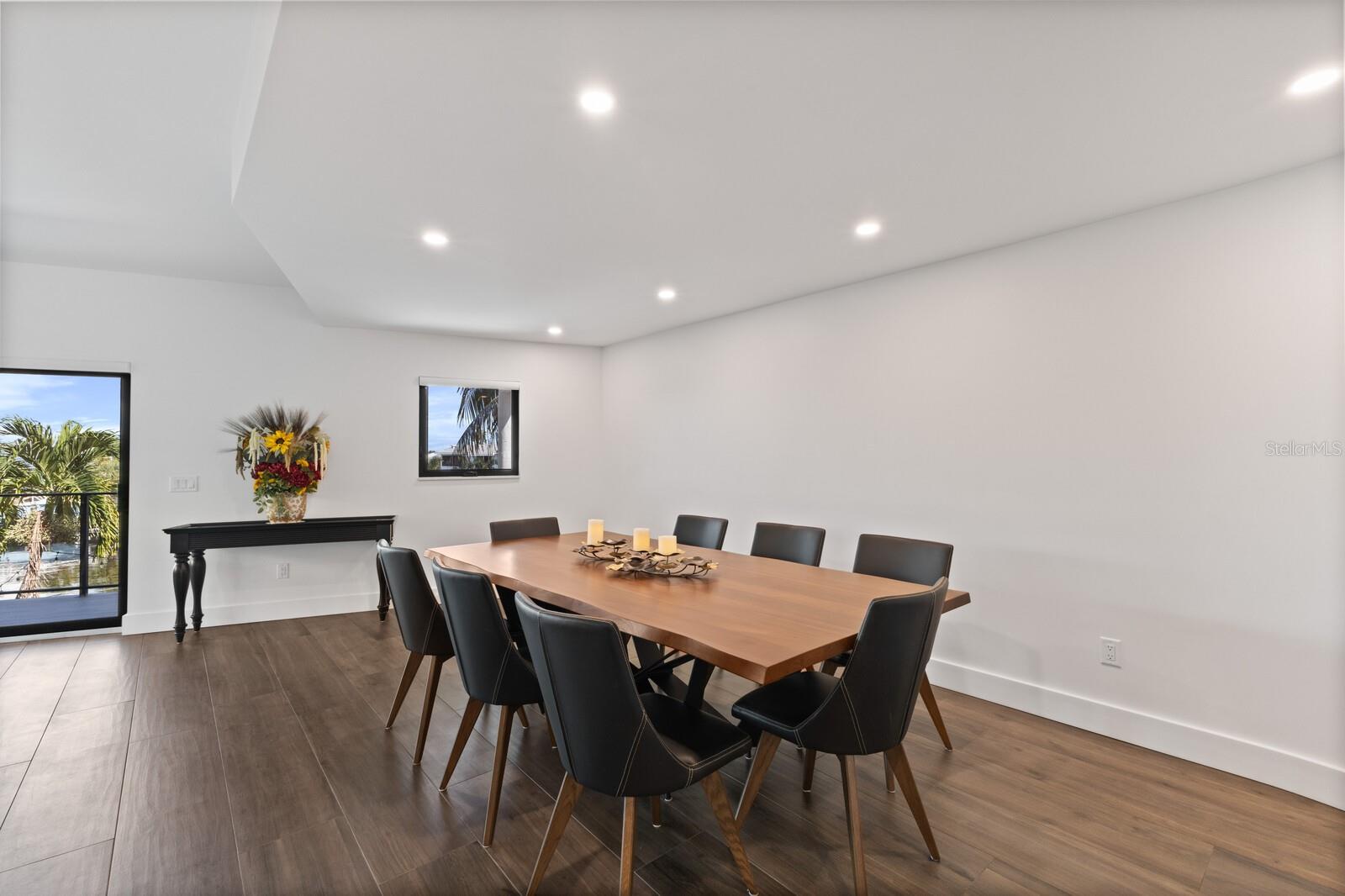 A4669504 Property Photo