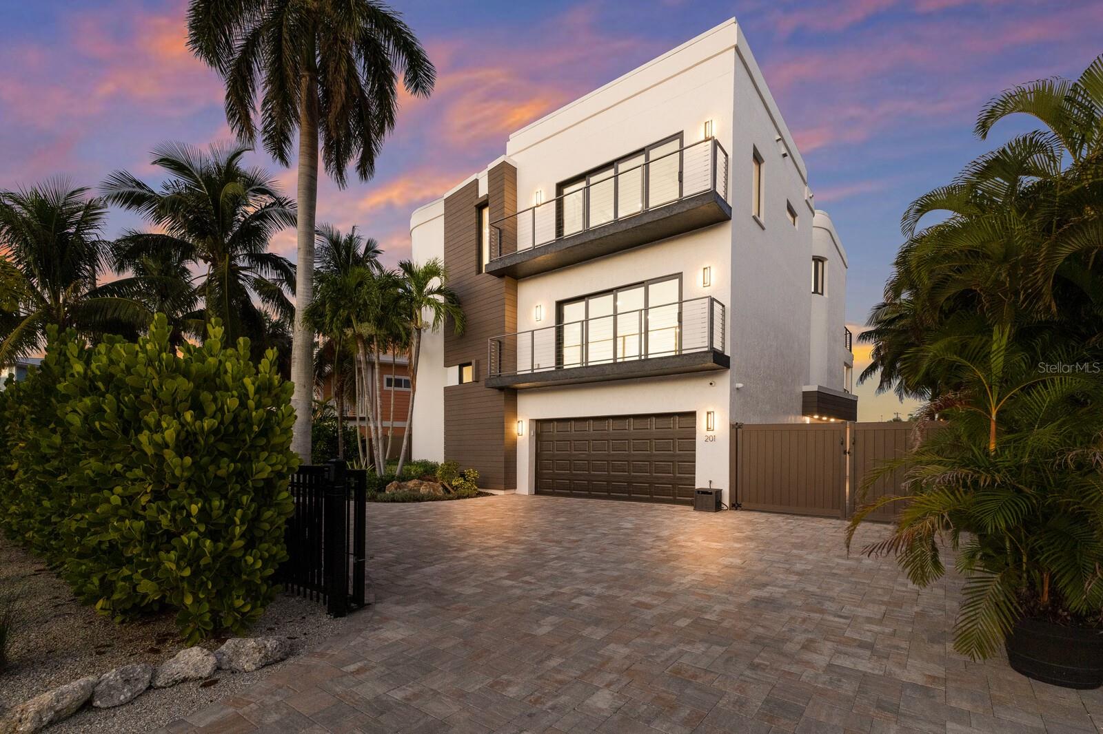 A4669504 Property Photo