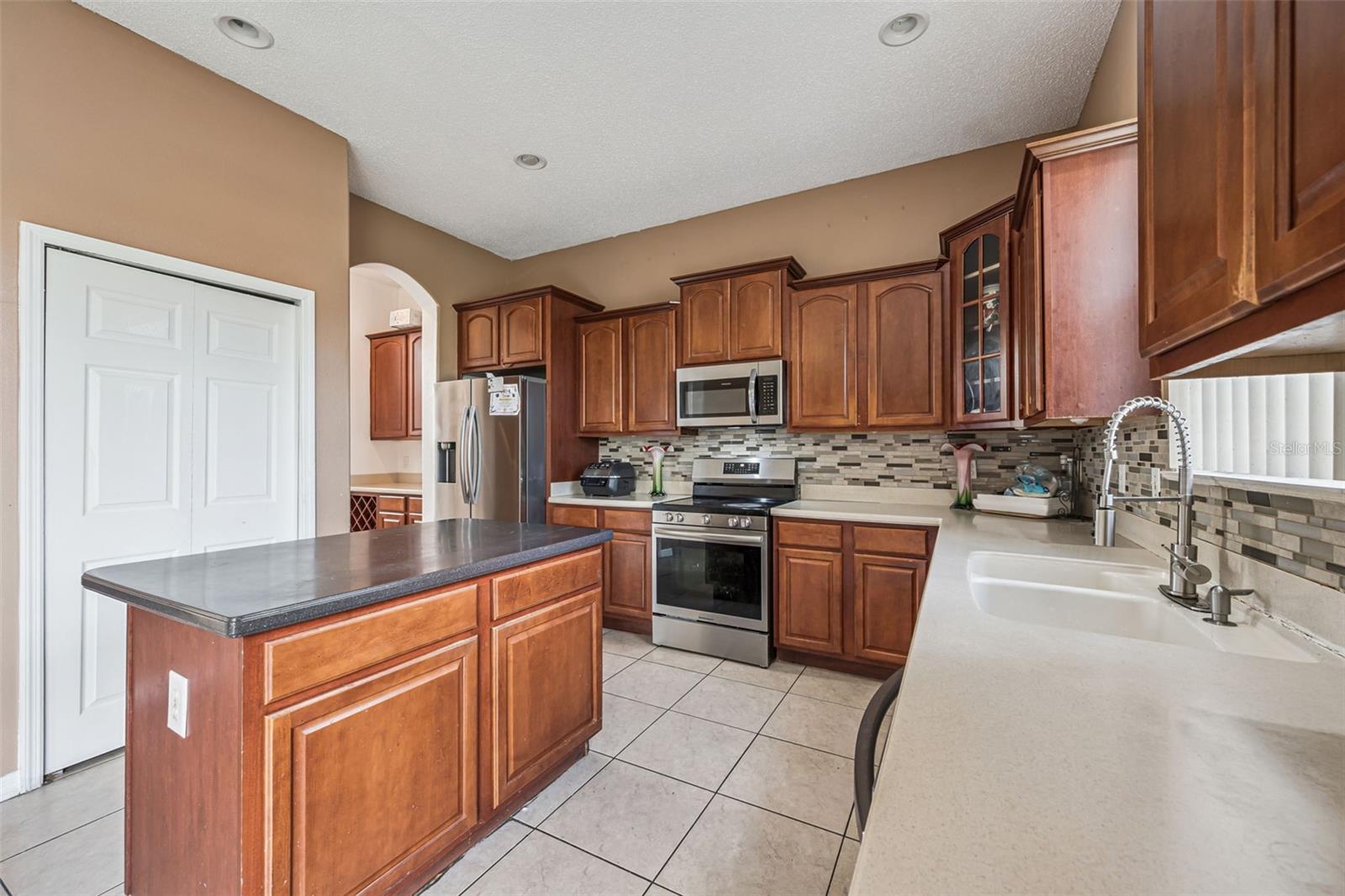 2530 SAND ARBOR CIR, ORLANDO, FL, 32824