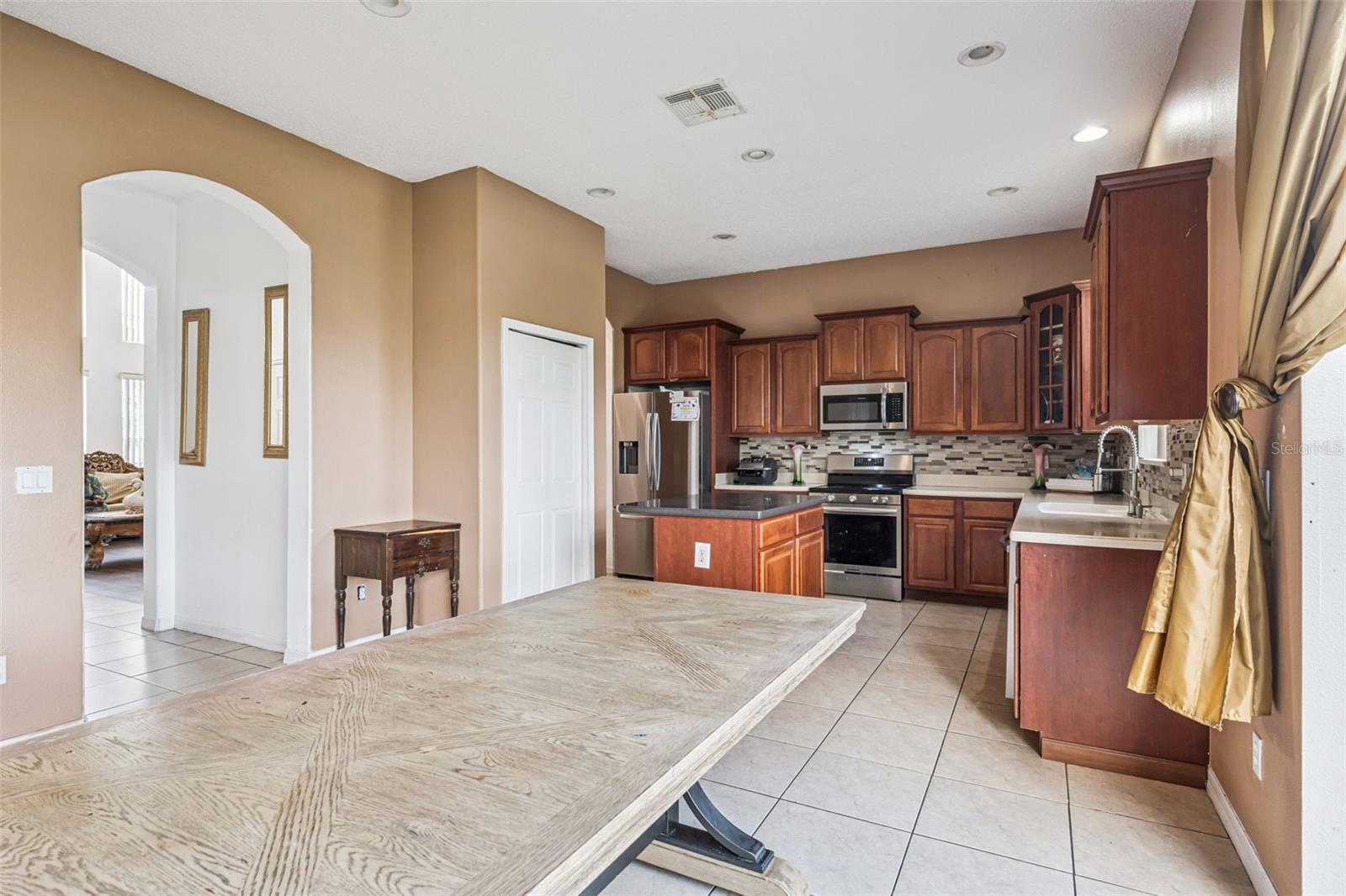 2530 SAND ARBOR CIR, ORLANDO, FL, 32824