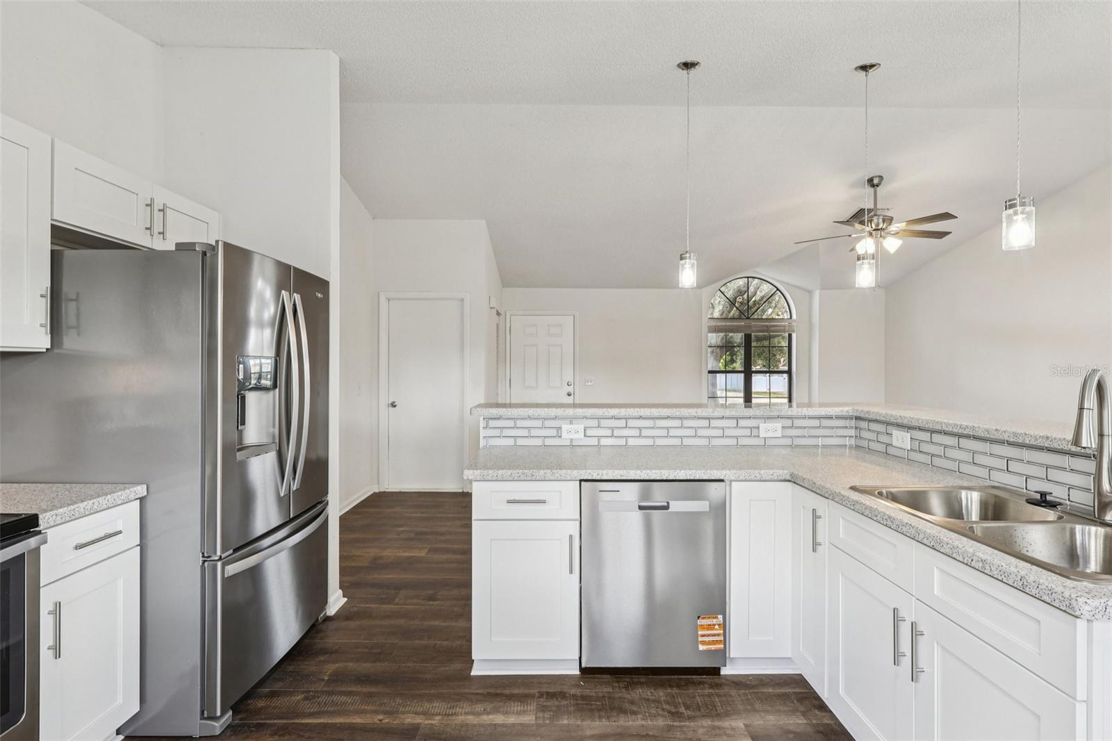 212 EASTRIDGE DR, EUSTIS, FL, 32726