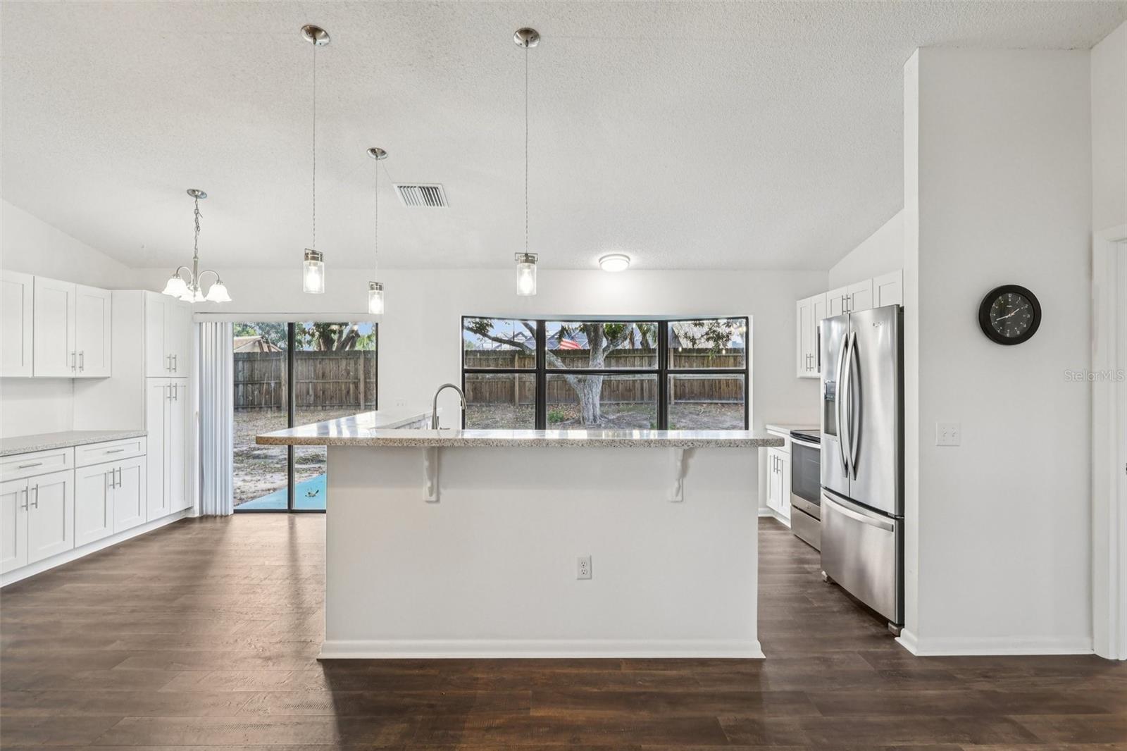 212 EASTRIDGE DR, EUSTIS, FL, 32726