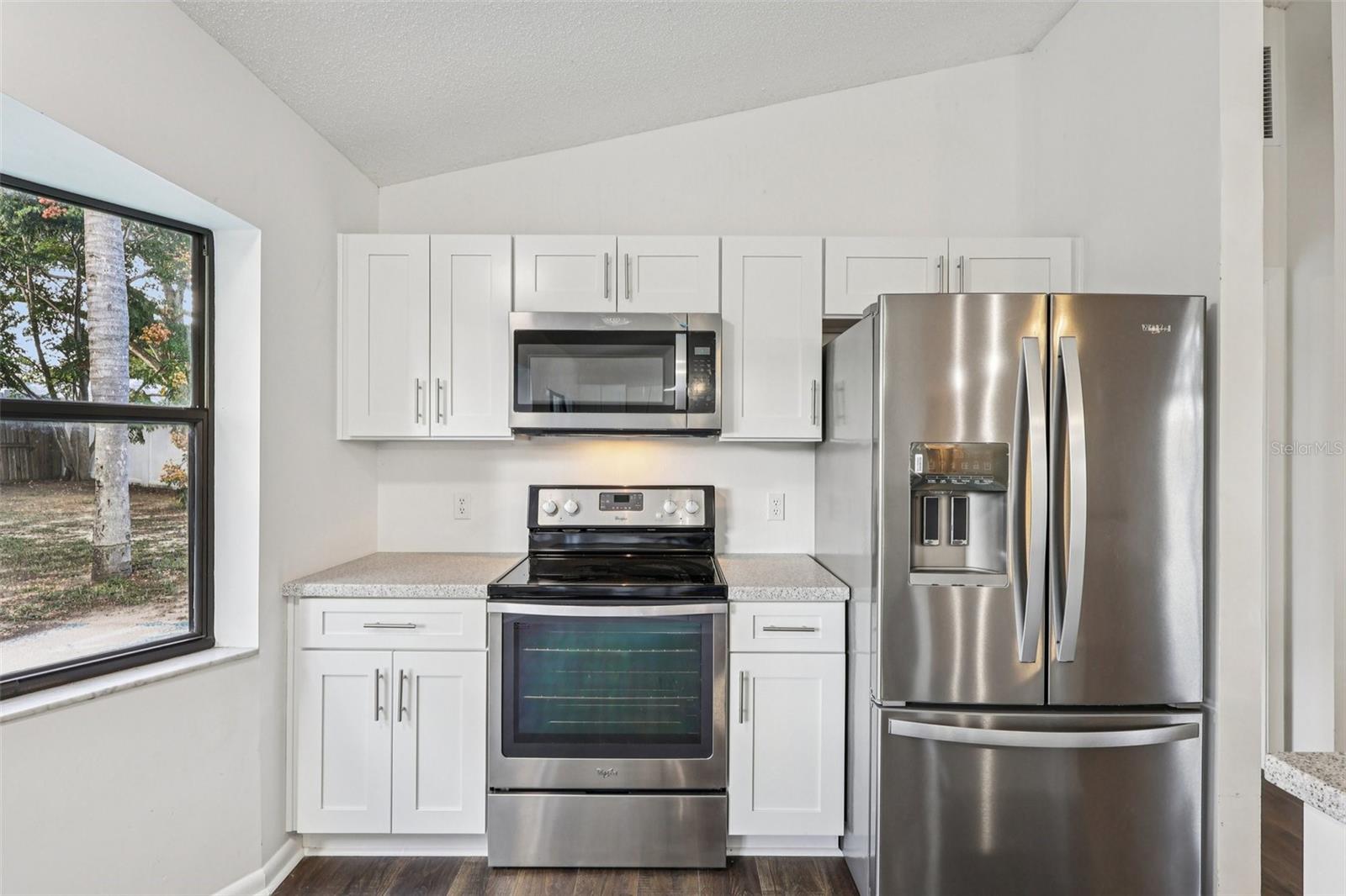 212 EASTRIDGE DR, EUSTIS, FL, 32726