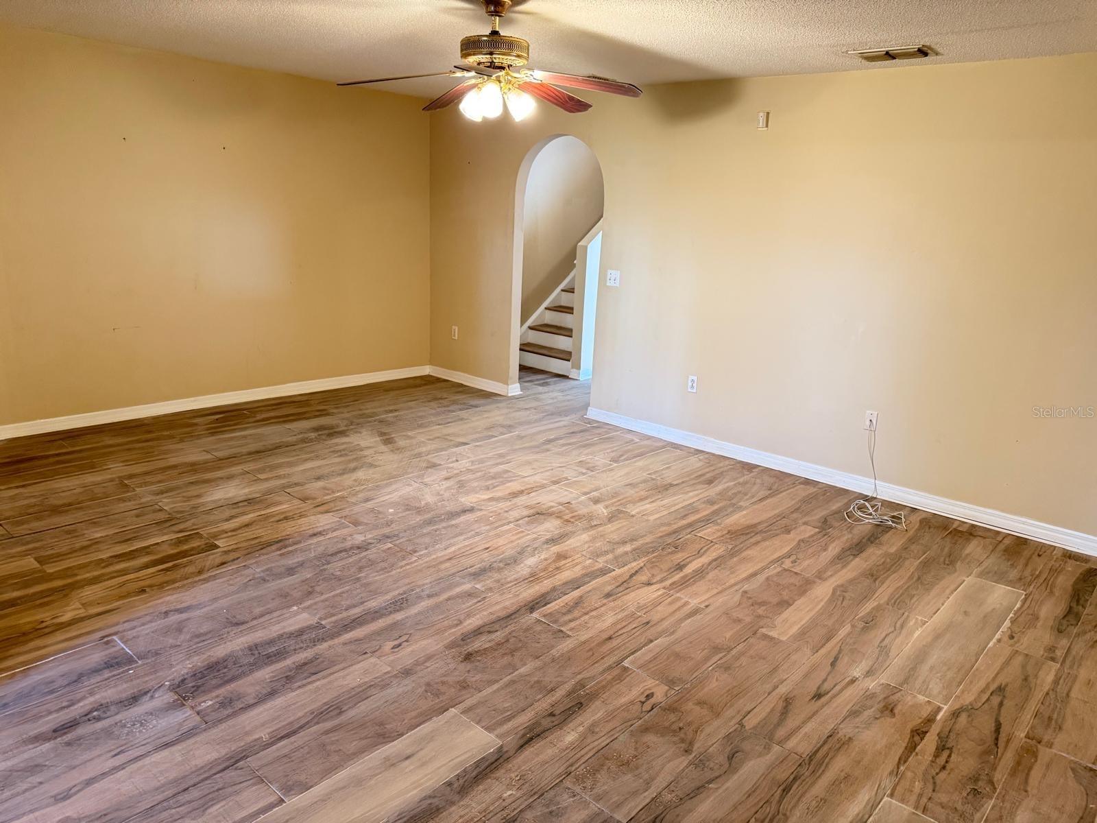 4652 ASHBURN SQUARE DR, TAMPA, FL, 33610