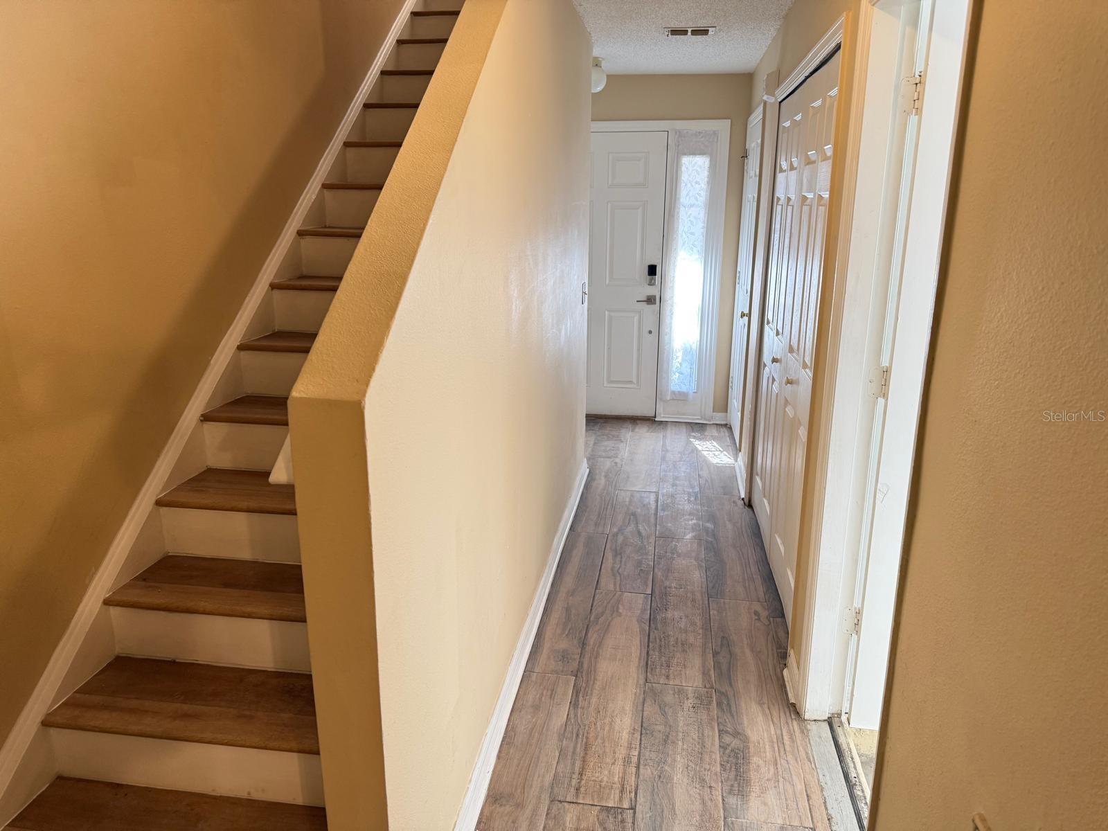 4652 ASHBURN SQUARE DR, TAMPA, FL, 33610