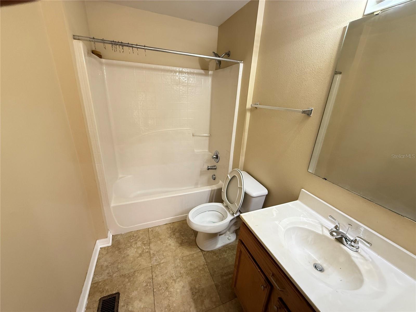 4652 ASHBURN SQUARE DR, TAMPA, FL, 33610