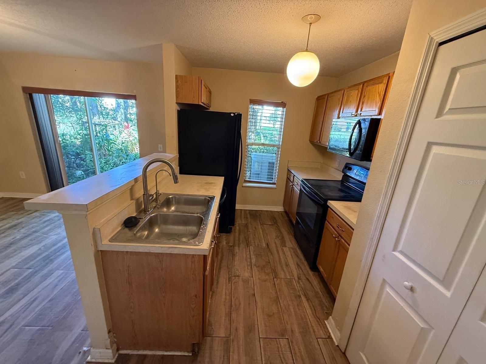 4652 ASHBURN SQUARE DR, TAMPA, FL, 33610