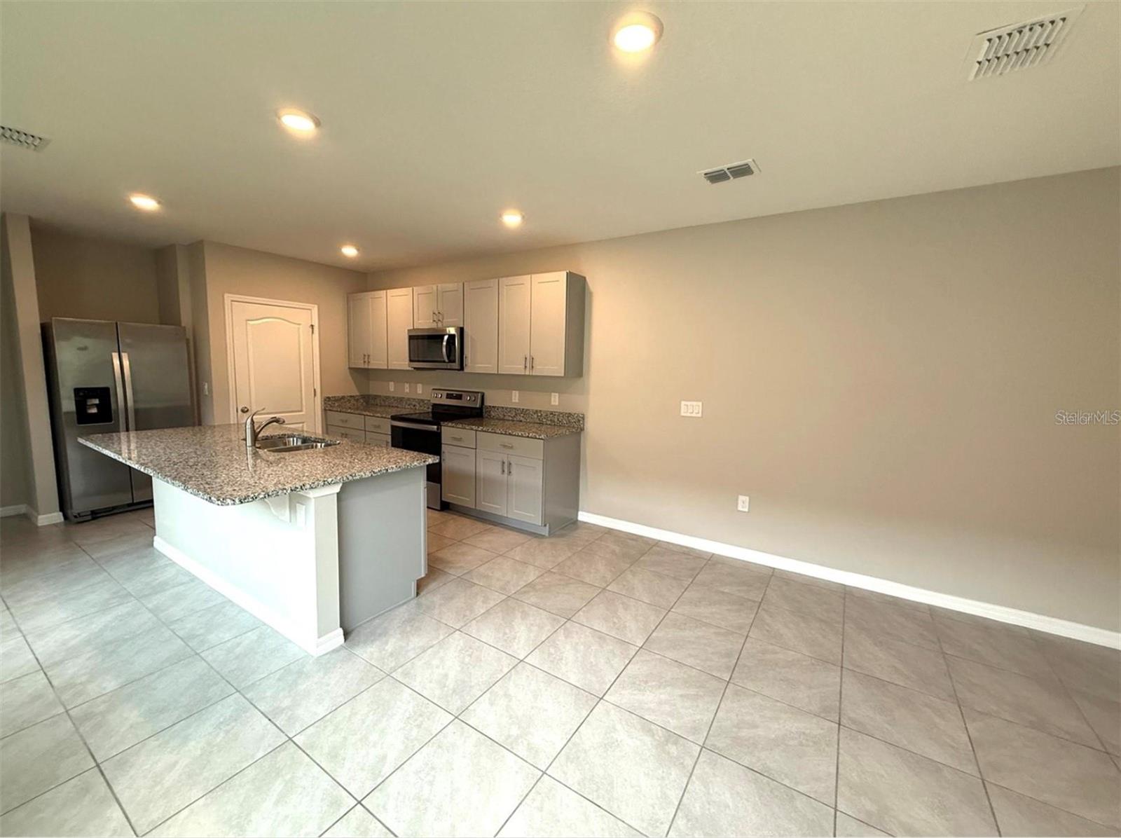 324 CHARLES DR, DELAND, FL, 32724