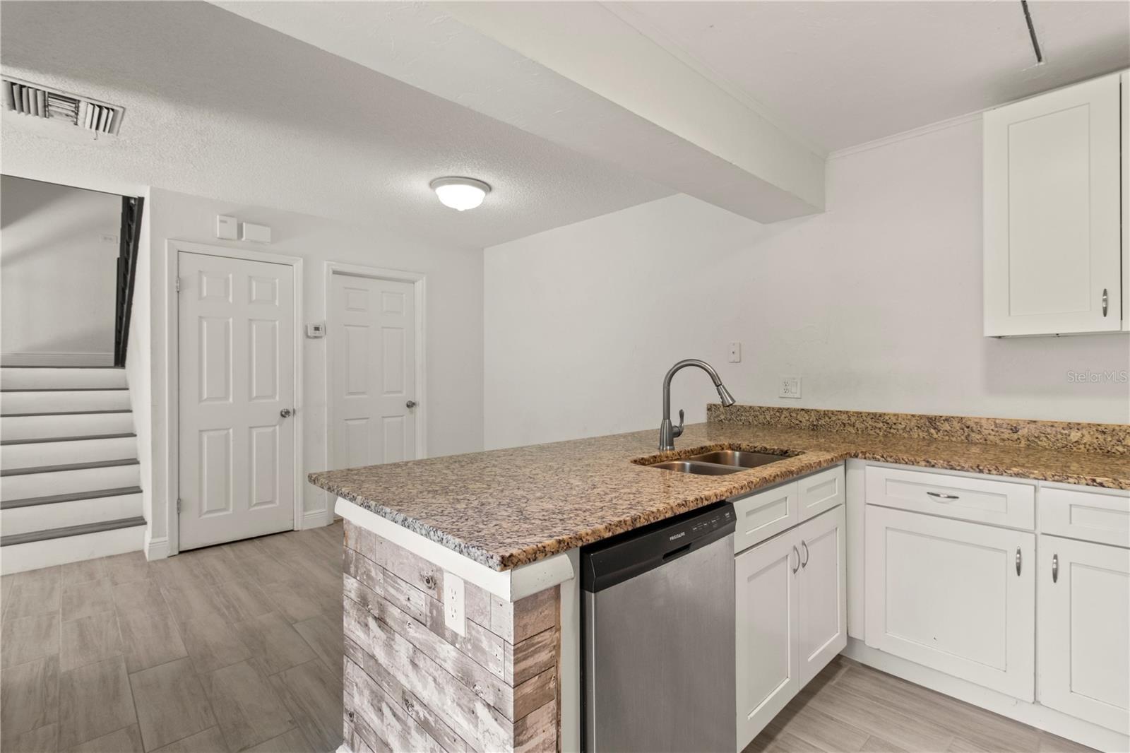 5304 BAMBOO CT #405, ORLANDO, FL, 32811