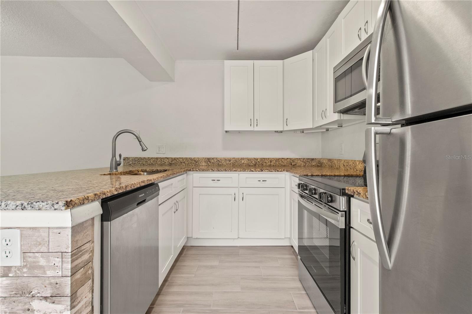 5304 BAMBOO CT #405, ORLANDO, FL, 32811