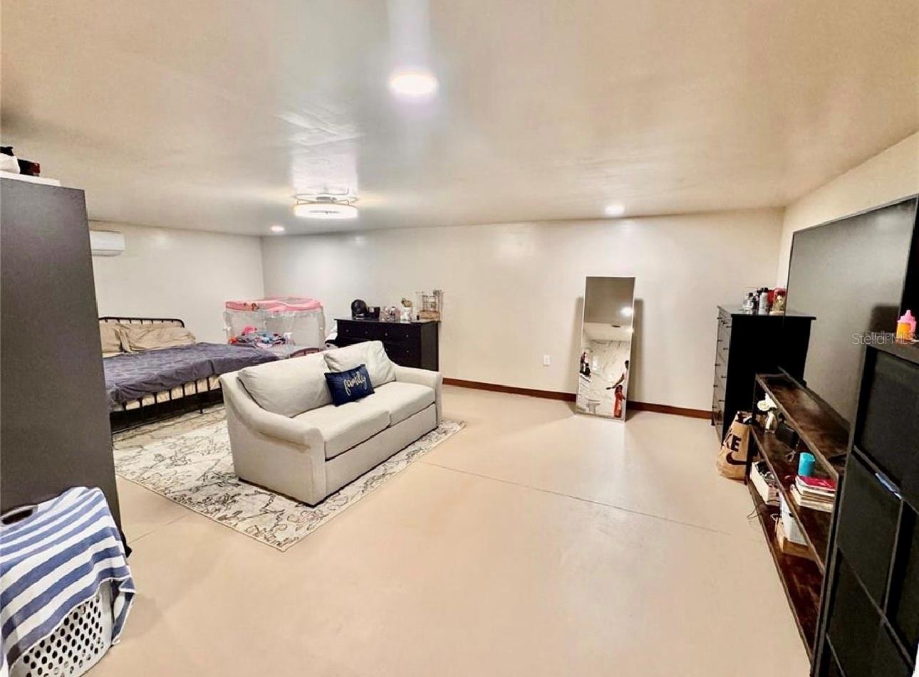 5832 HOLMES DR, ORLANDO, FL, 32808