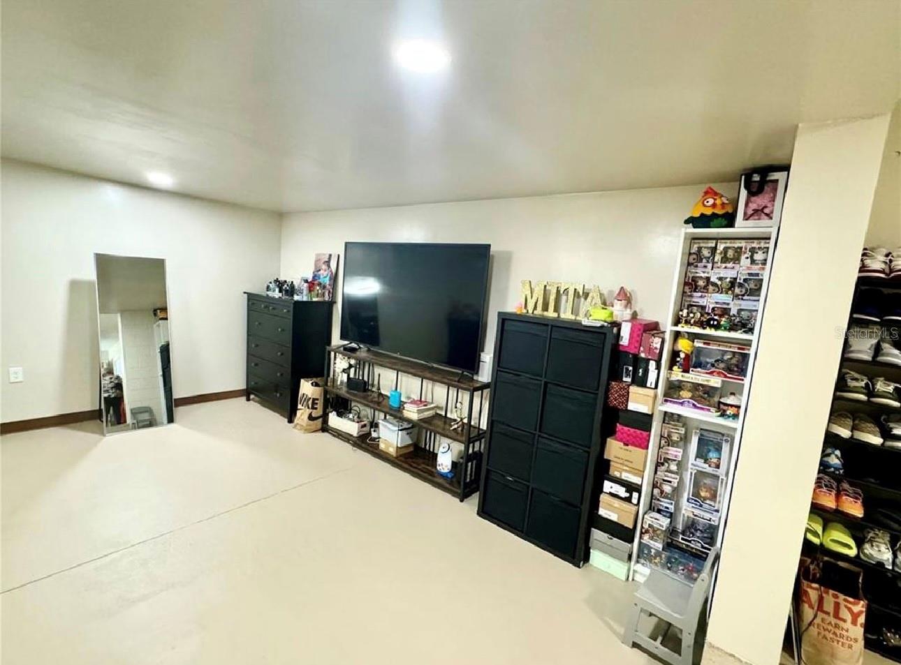 5832 HOLMES DR, ORLANDO, FL, 32808