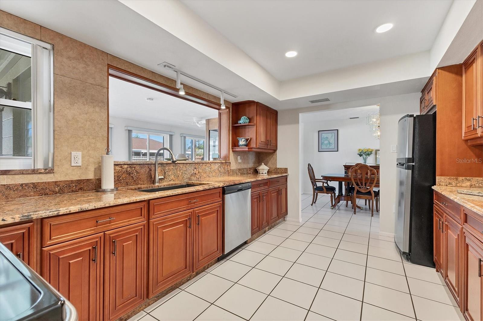 6824 ROXBURY DR, SARASOTA, FL, 34231