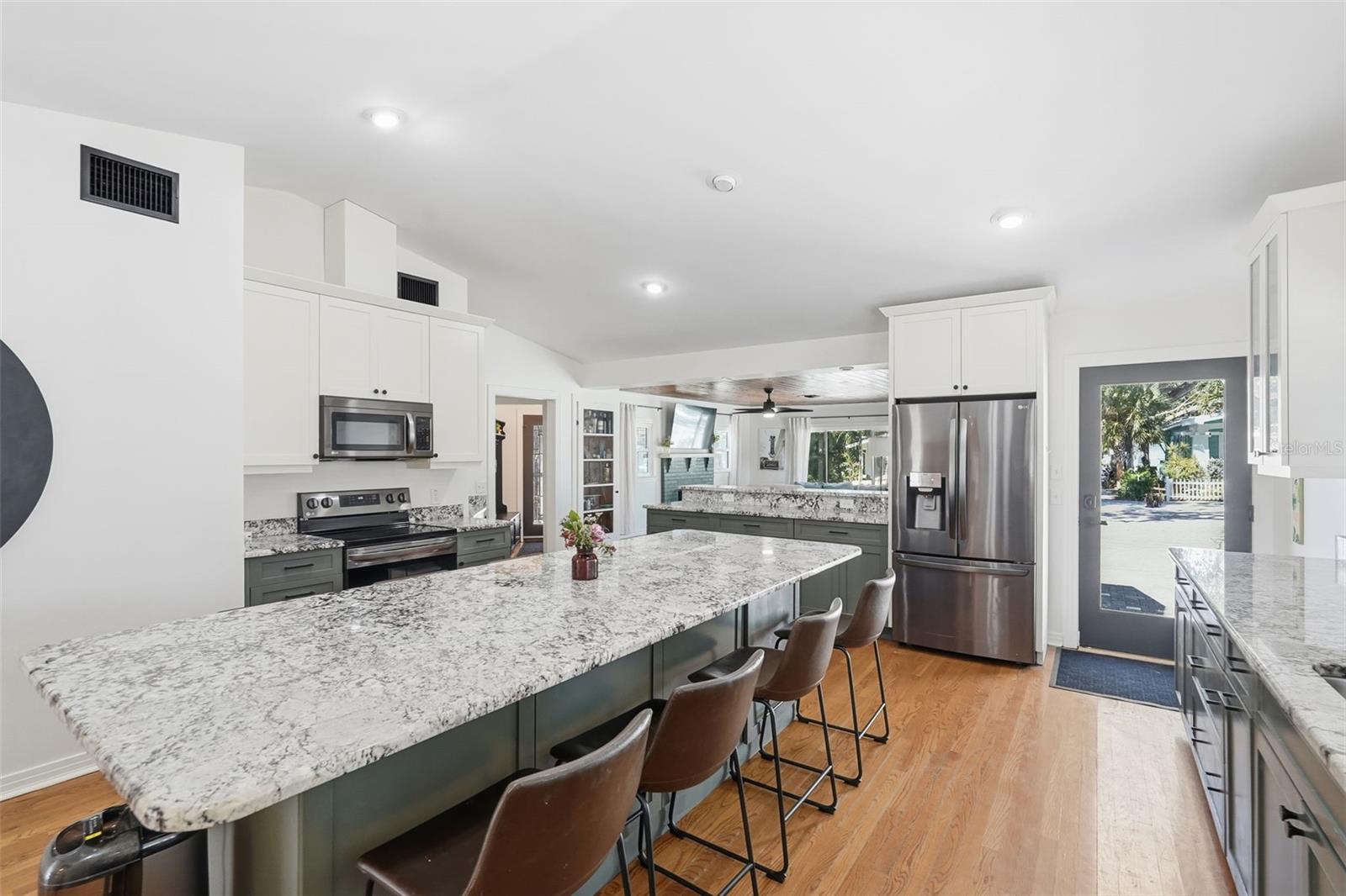 517 AVERY AVE, CRYSTAL BEACH, FL, 34681