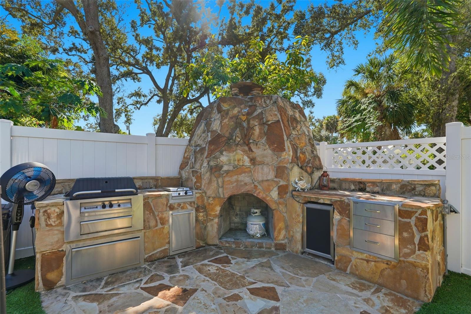 517 AVERY AVE, CRYSTAL BEACH, FL, 34681