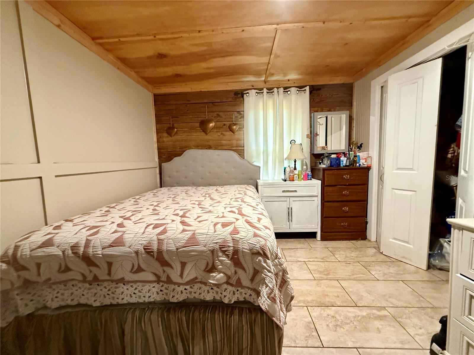 1074 EMPORIA RD, PIERSON, FL, 32180