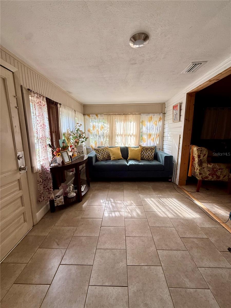 1074 EMPORIA RD, PIERSON, FL, 32180