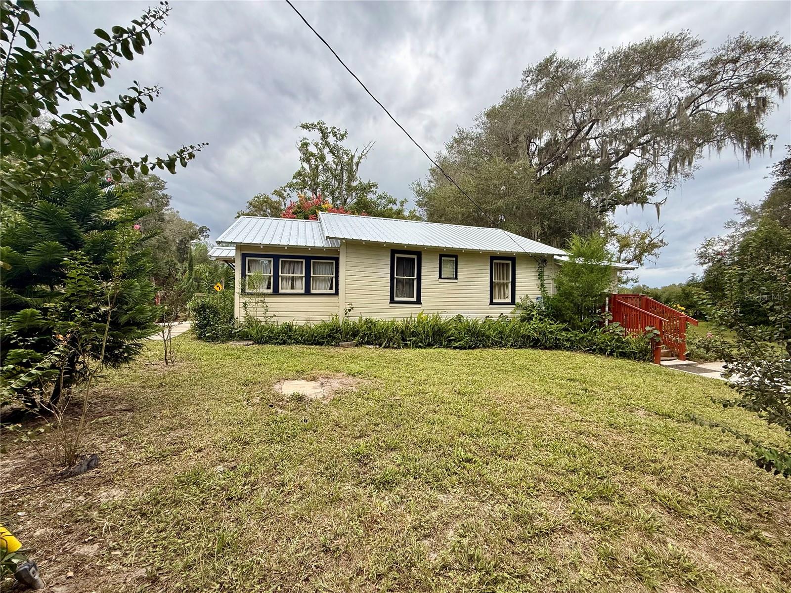 1074 EMPORIA RD, PIERSON, FL, 32180