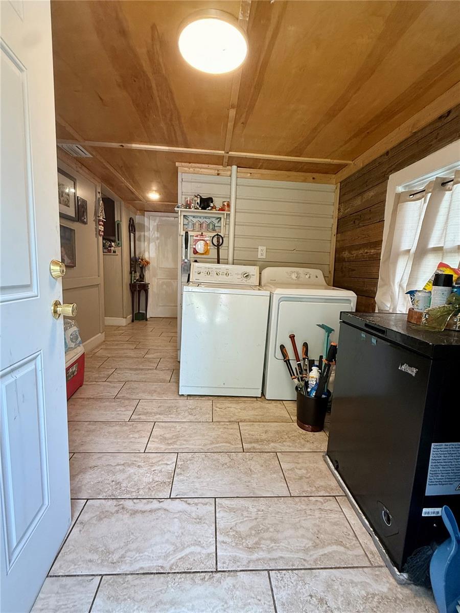 1074 EMPORIA RD, PIERSON, FL, 32180