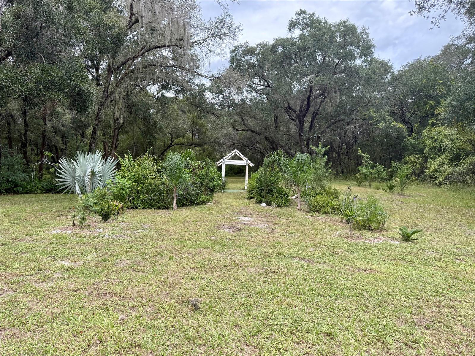 1074 EMPORIA RD, PIERSON, FL, 32180