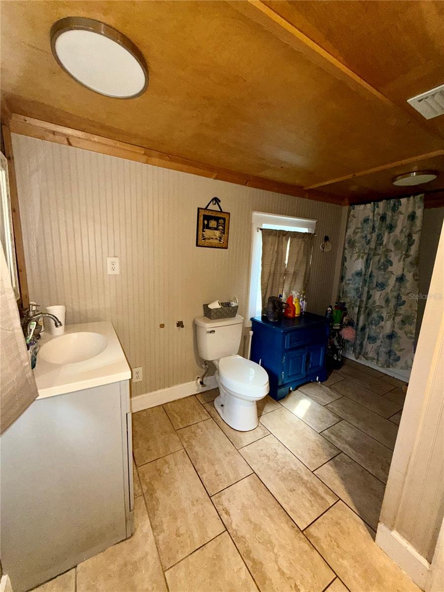 1074 EMPORIA RD, PIERSON, FL, 32180