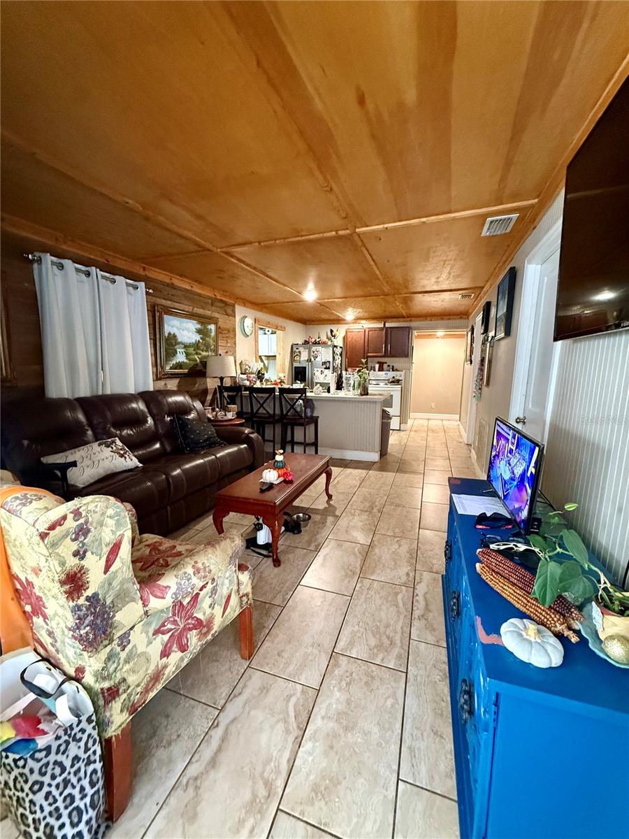 1074 EMPORIA RD, PIERSON, FL, 32180