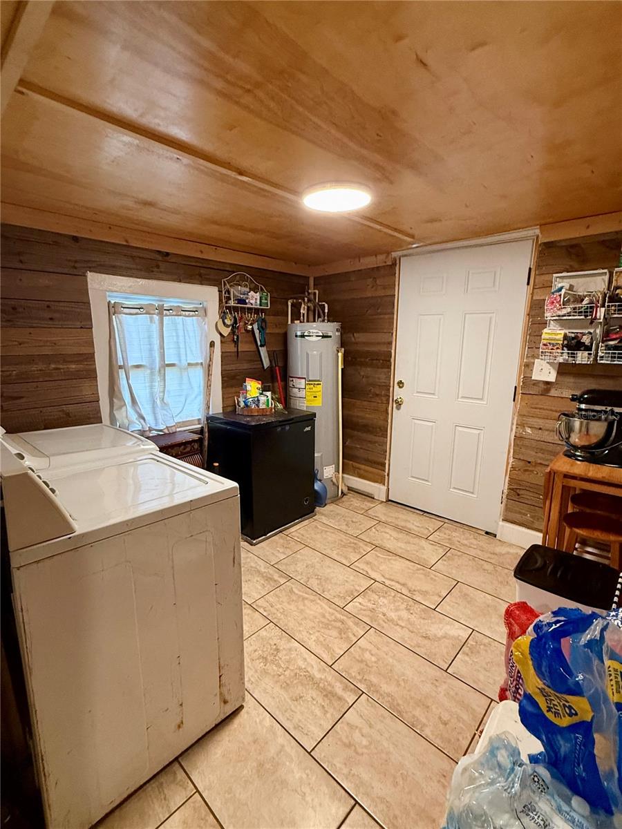 1074 EMPORIA RD, PIERSON, FL, 32180