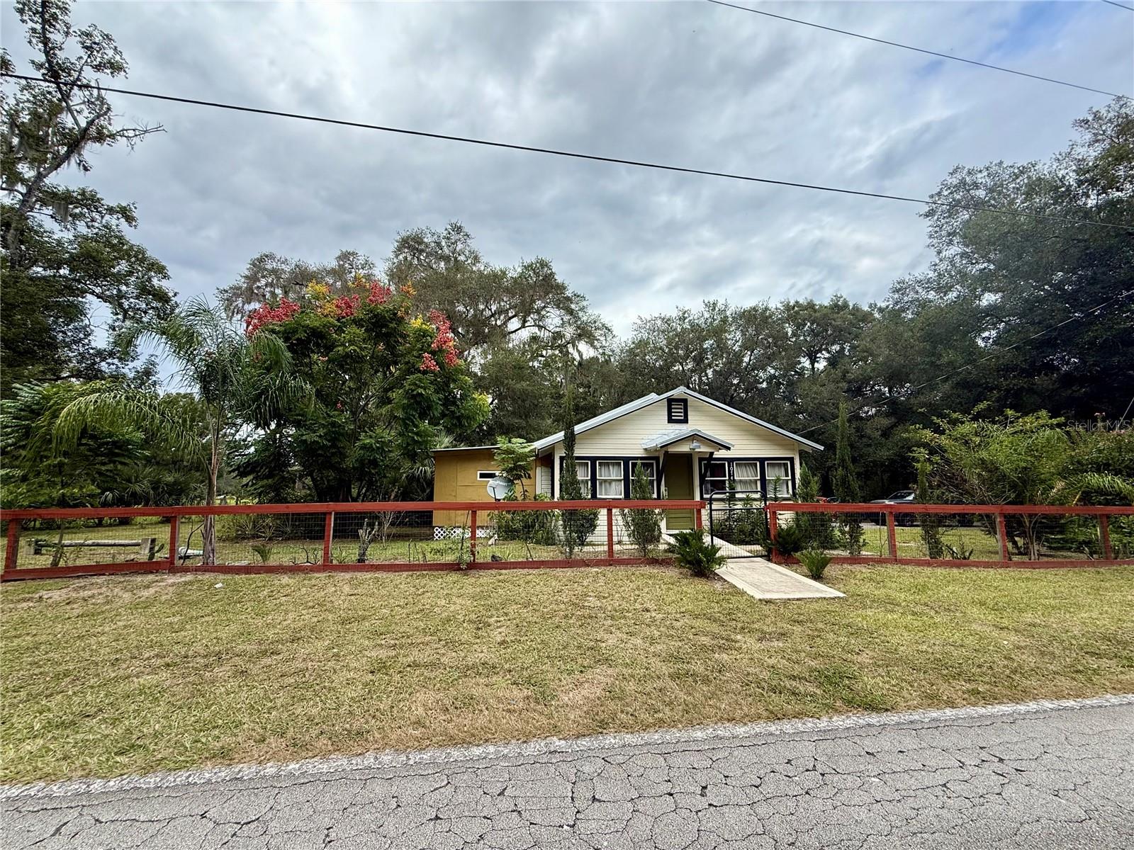 1074 EMPORIA RD, PIERSON, FL, 32180
