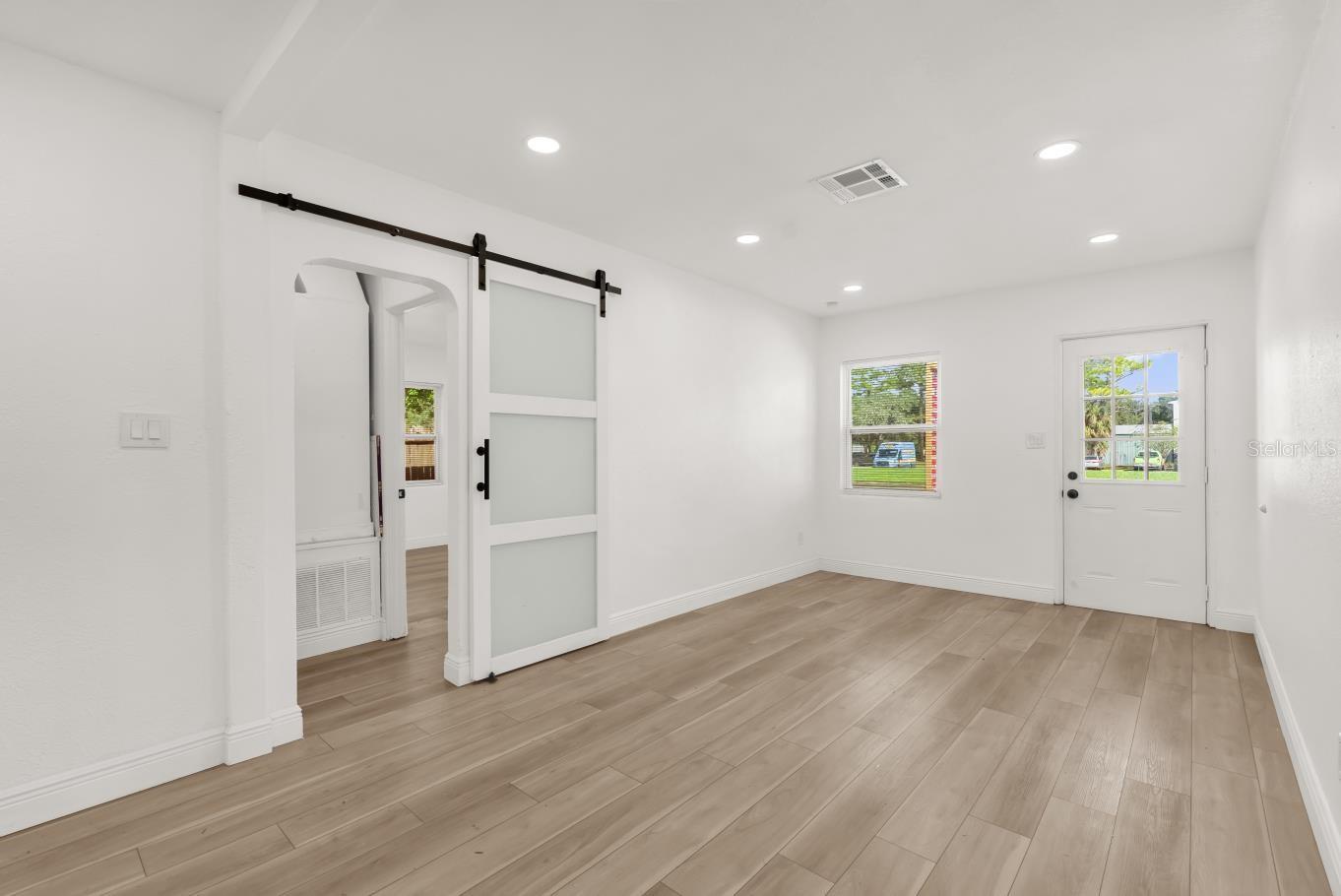 1260 SEMINOLA BLVD, CASSELBERRY, FL, 32707