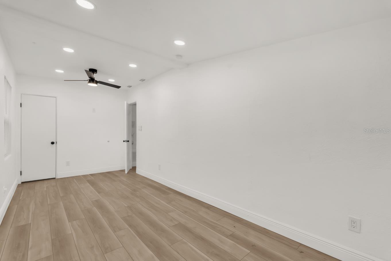 1260 SEMINOLA BLVD, CASSELBERRY, FL, 32707