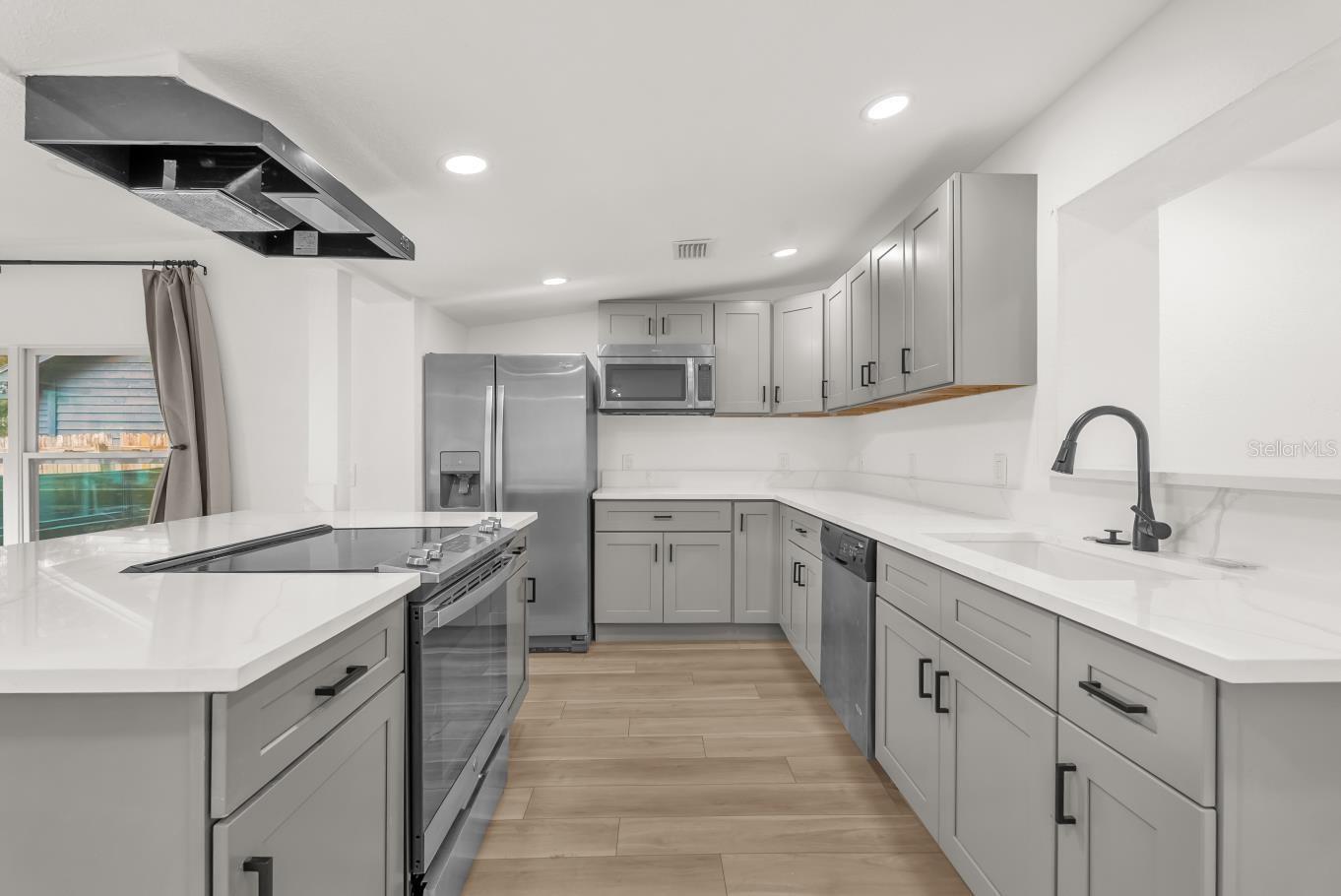 1260 SEMINOLA BLVD, CASSELBERRY, FL, 32707