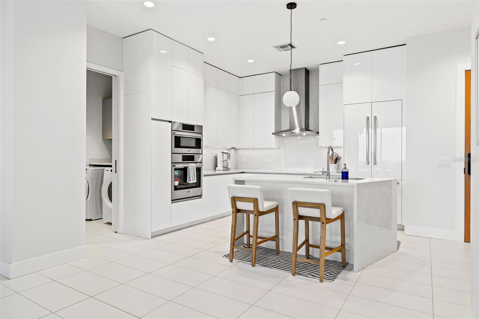 777 3RD AVE N #1701, ST PETERSBURG, FL, 33701