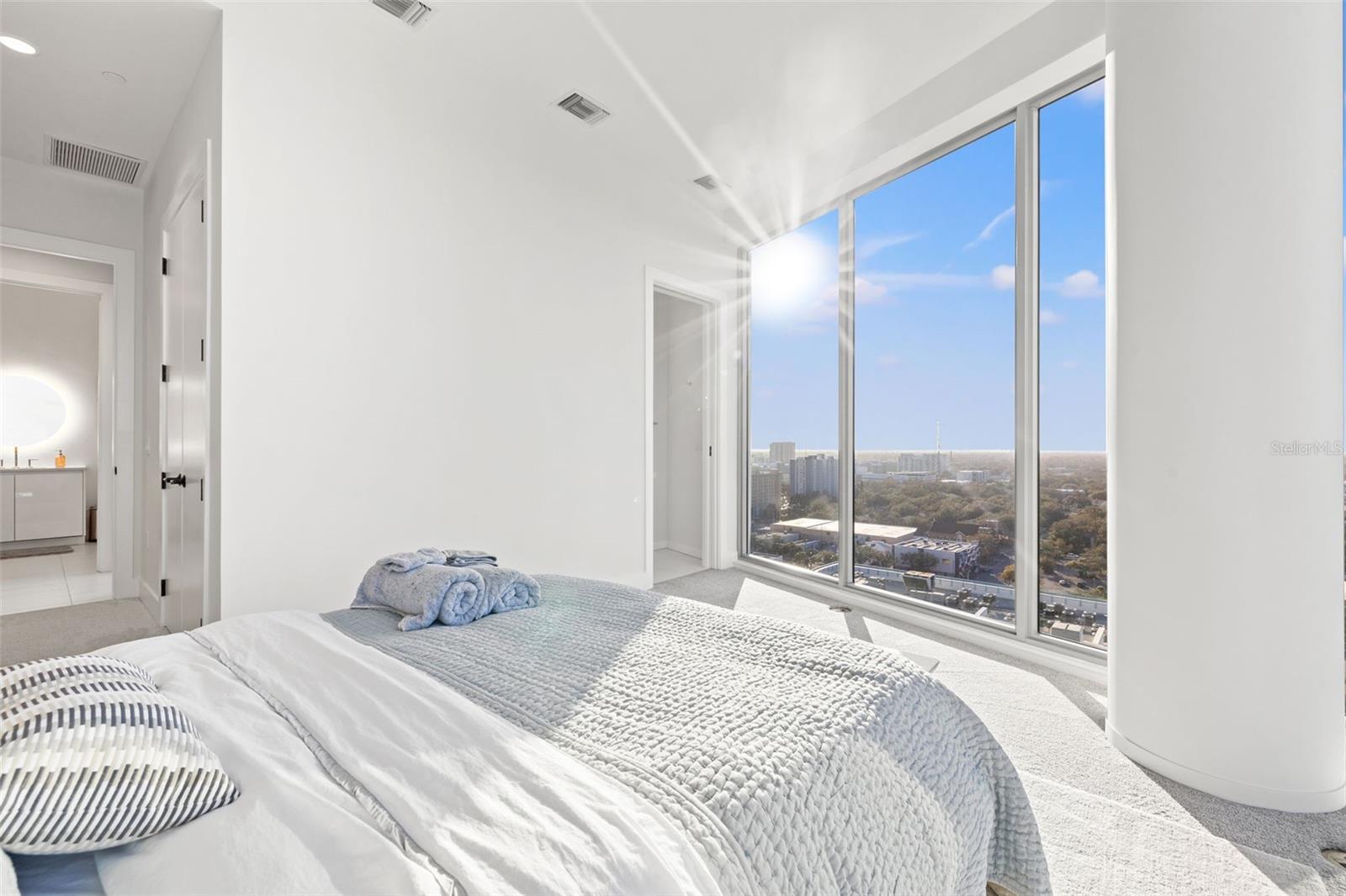 777 3RD AVE N #1701, ST PETERSBURG, FL, 33701