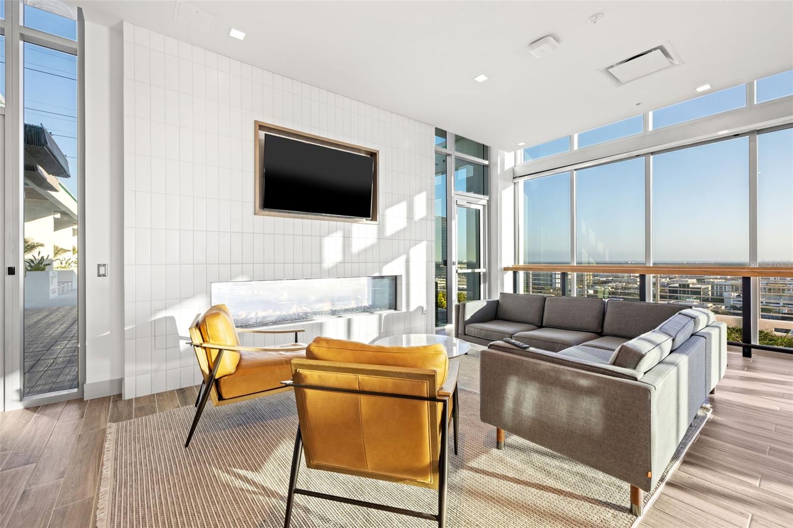 777 3RD AVE N #1701, ST PETERSBURG, FL, 33701