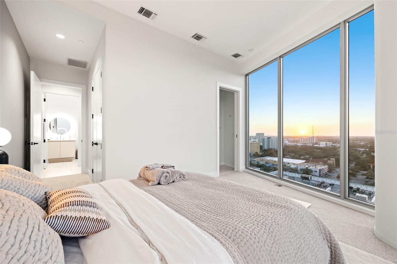 777 3RD AVE N #1701, ST PETERSBURG, FL, 33701