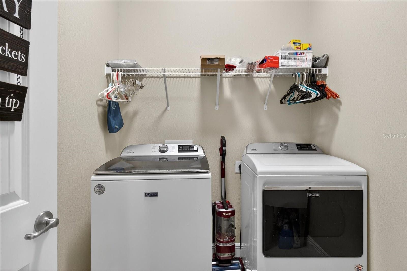 812 W COUNTRY CLUB DR, TAMPA, FL, 33612